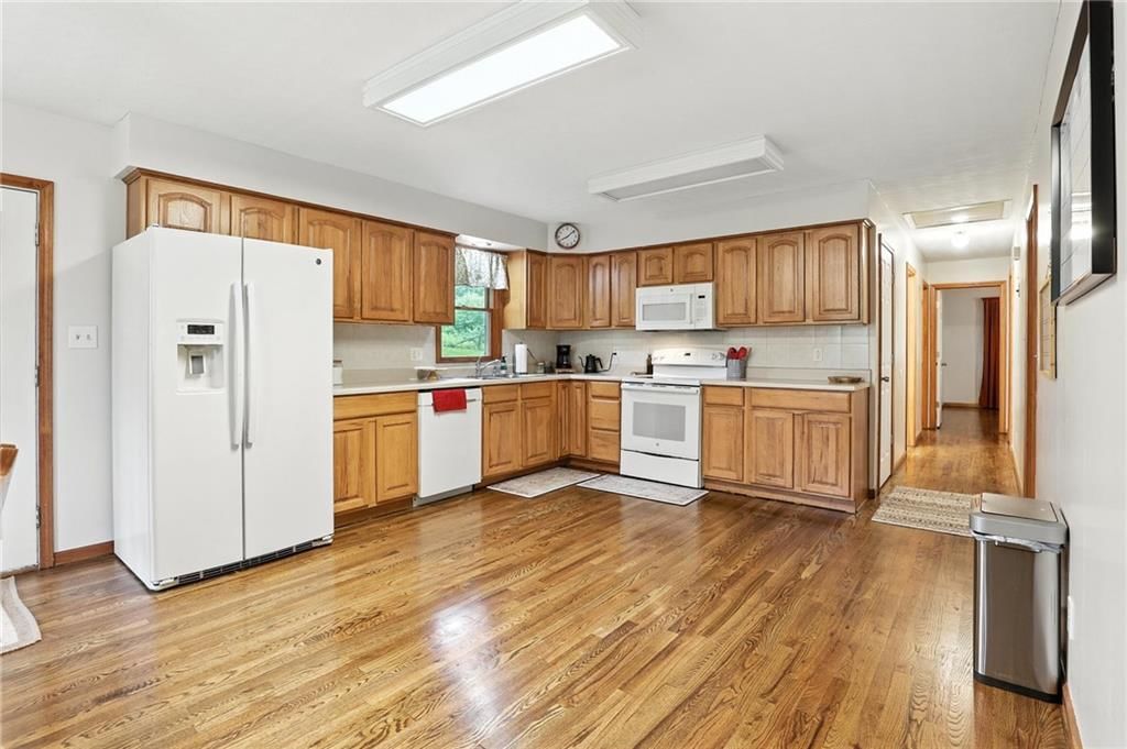 106 E Forrest Lane — photo 10