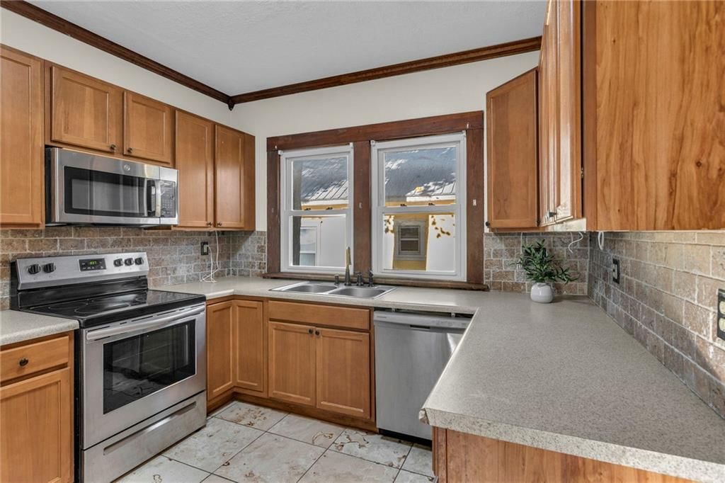 305 E Main Street — photo 12