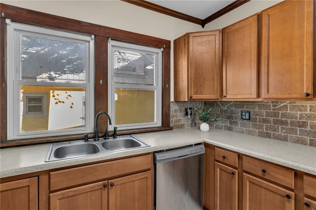305 E Main Street — photo 14