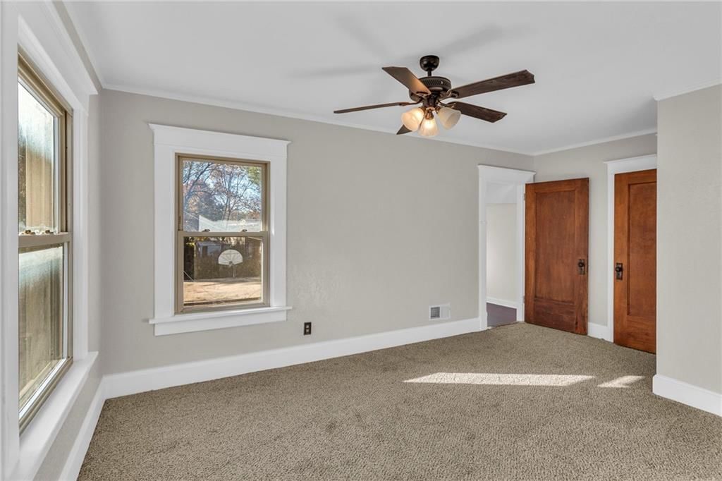 305 E Main Street — photo 24