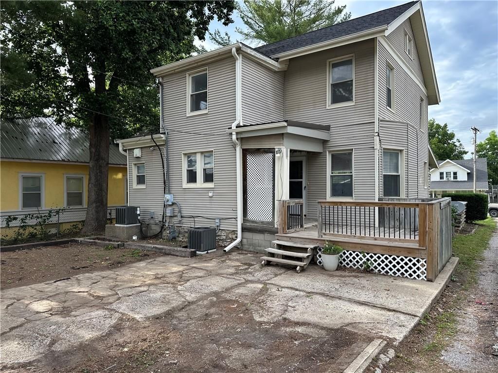 305 E Main Street — photo 26