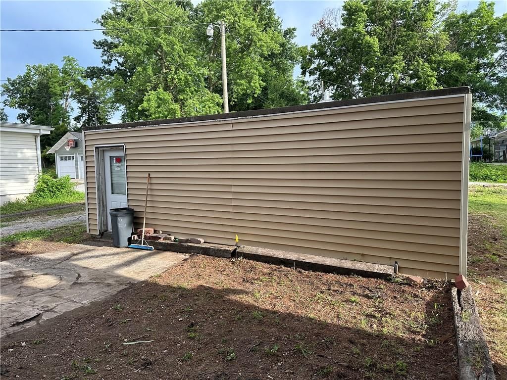 305 E Main Street — photo 29