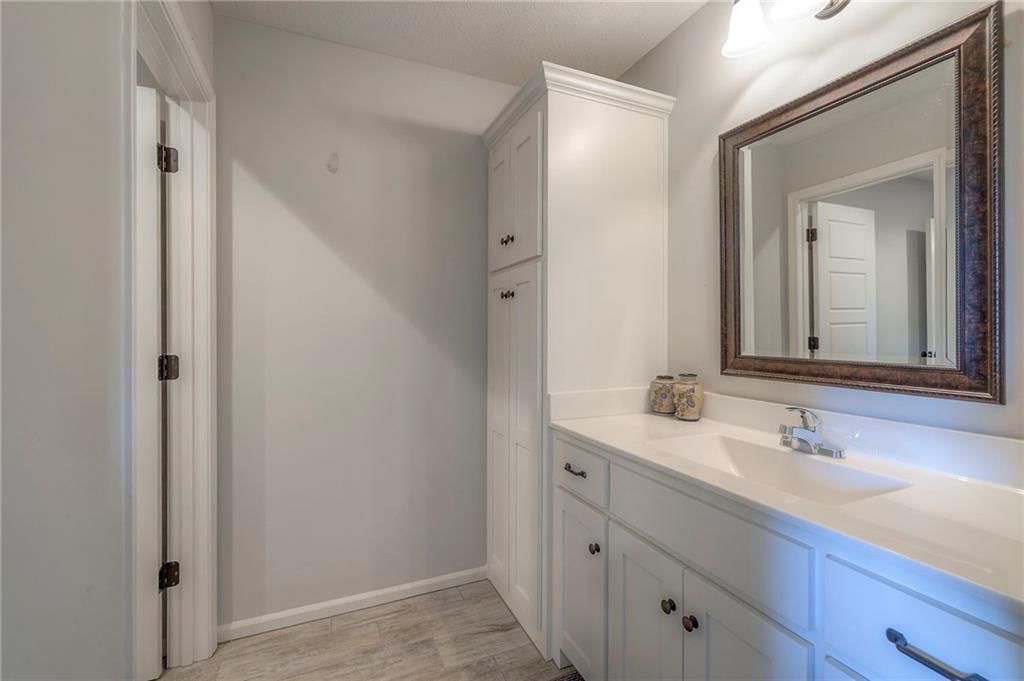 2870 W Wabash Street — photo 31