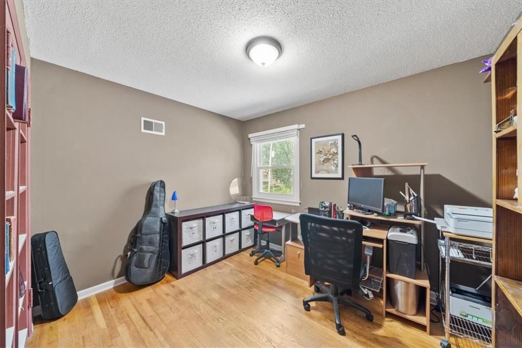 8708 W 92nd Street — photo 17