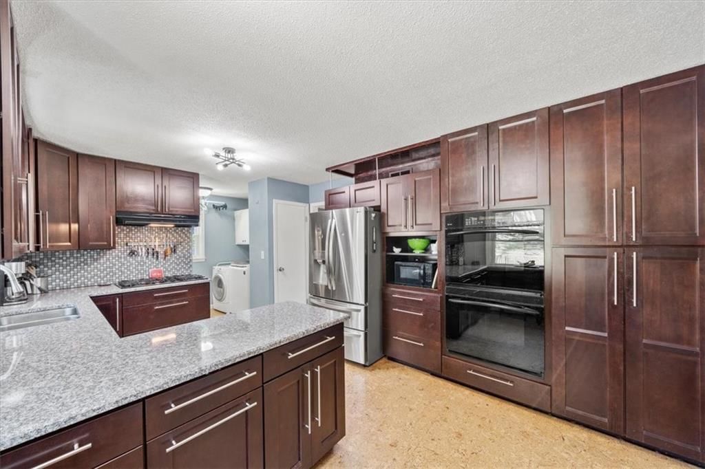 8708 W 92nd Street — photo 7