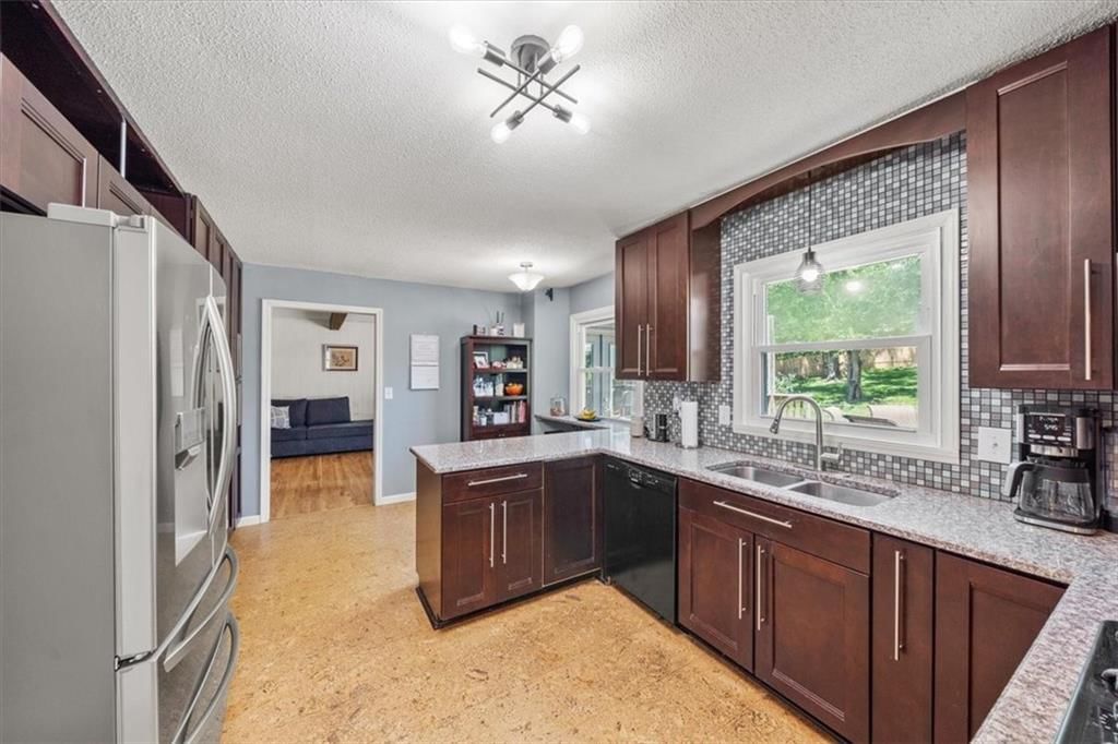 8708 W 92nd Street — photo 9