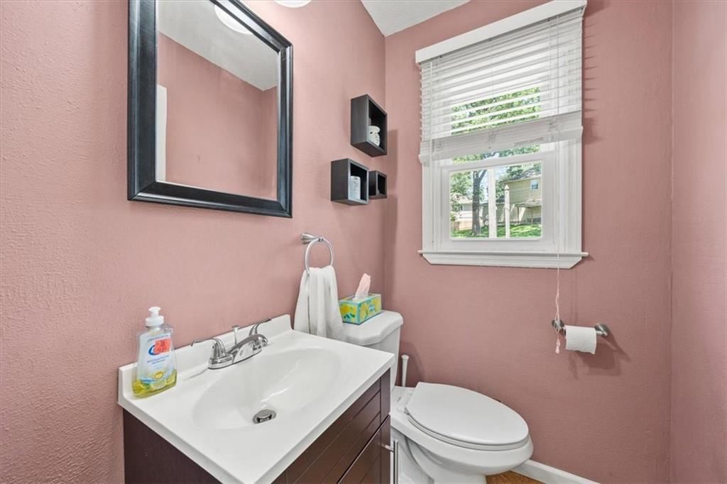 8708 W 92nd Street — photo 10