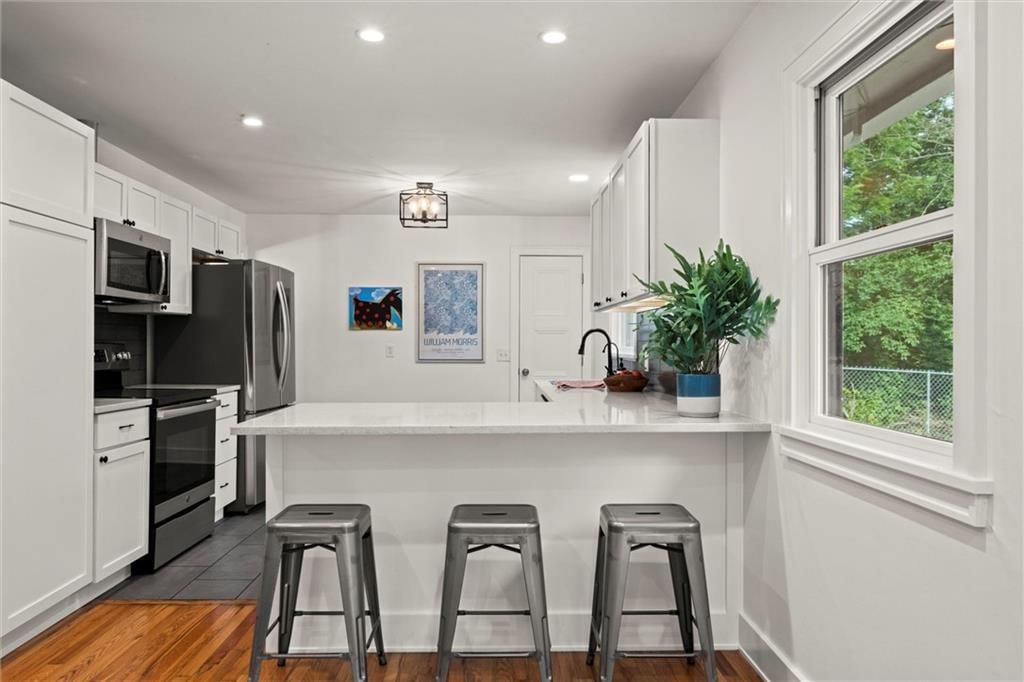 1221 W 19th Terrace — photo 12