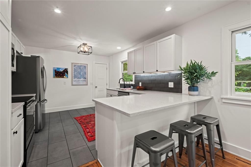 1221 W 19th Terrace — photo 13