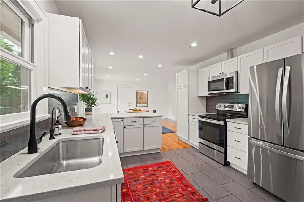 1221 W 19th Terrace — photo 15