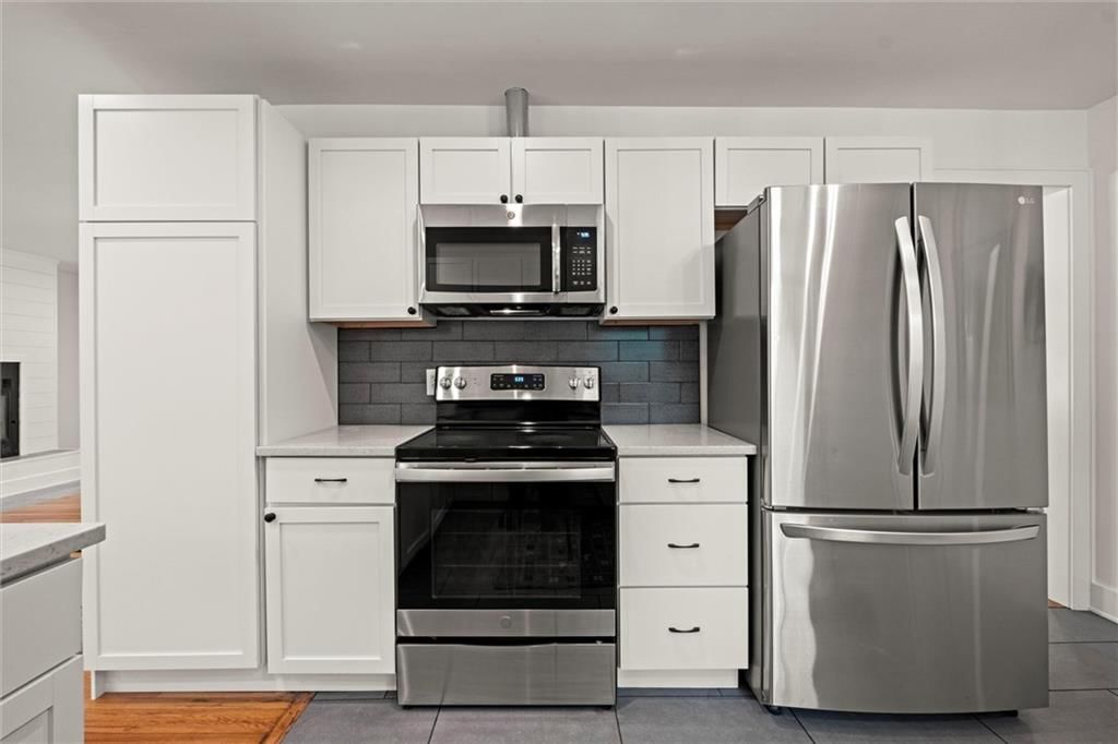 1221 W 19th Terrace — photo 17