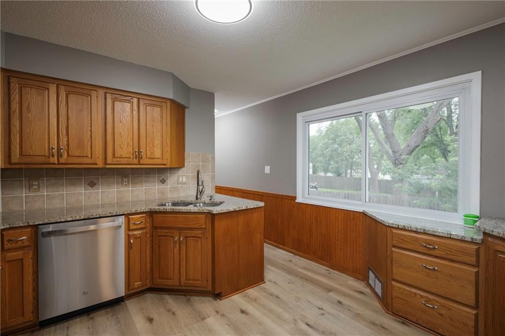 2105 Calumet Drive — photo 13
