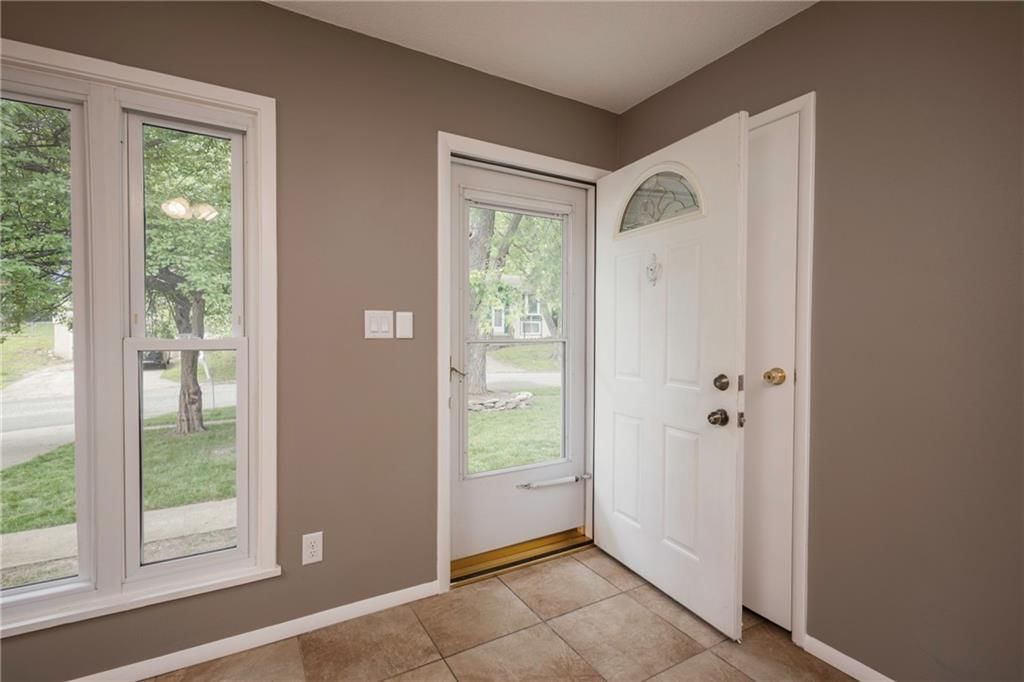 2105 Calumet Drive — photo 3