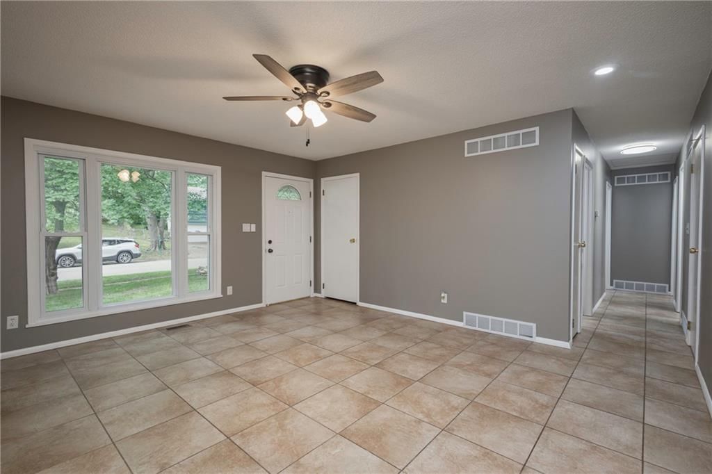 2105 Calumet Drive — photo 4