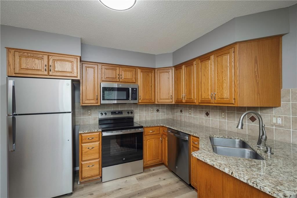 2105 Calumet Drive — photo 9