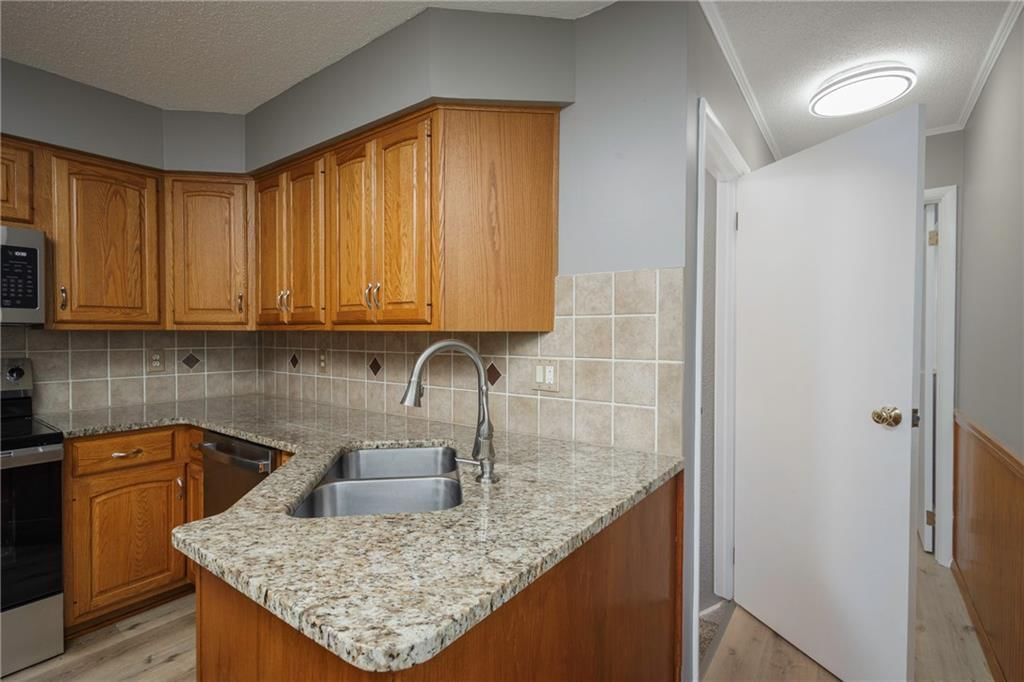 2105 Calumet Drive — photo 10