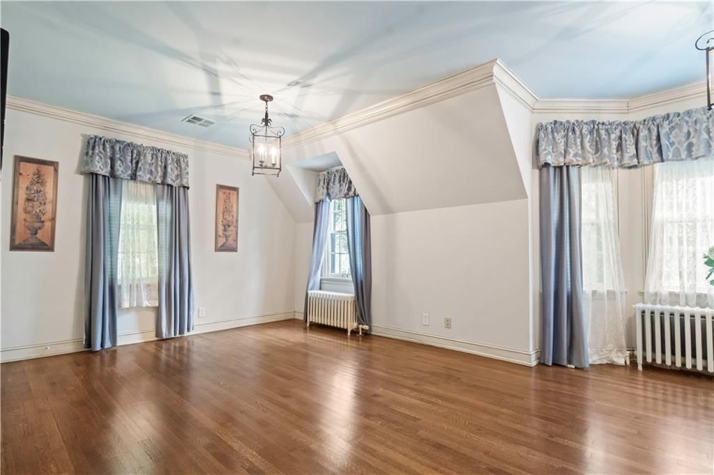 1225 W 57 Street — photo 45