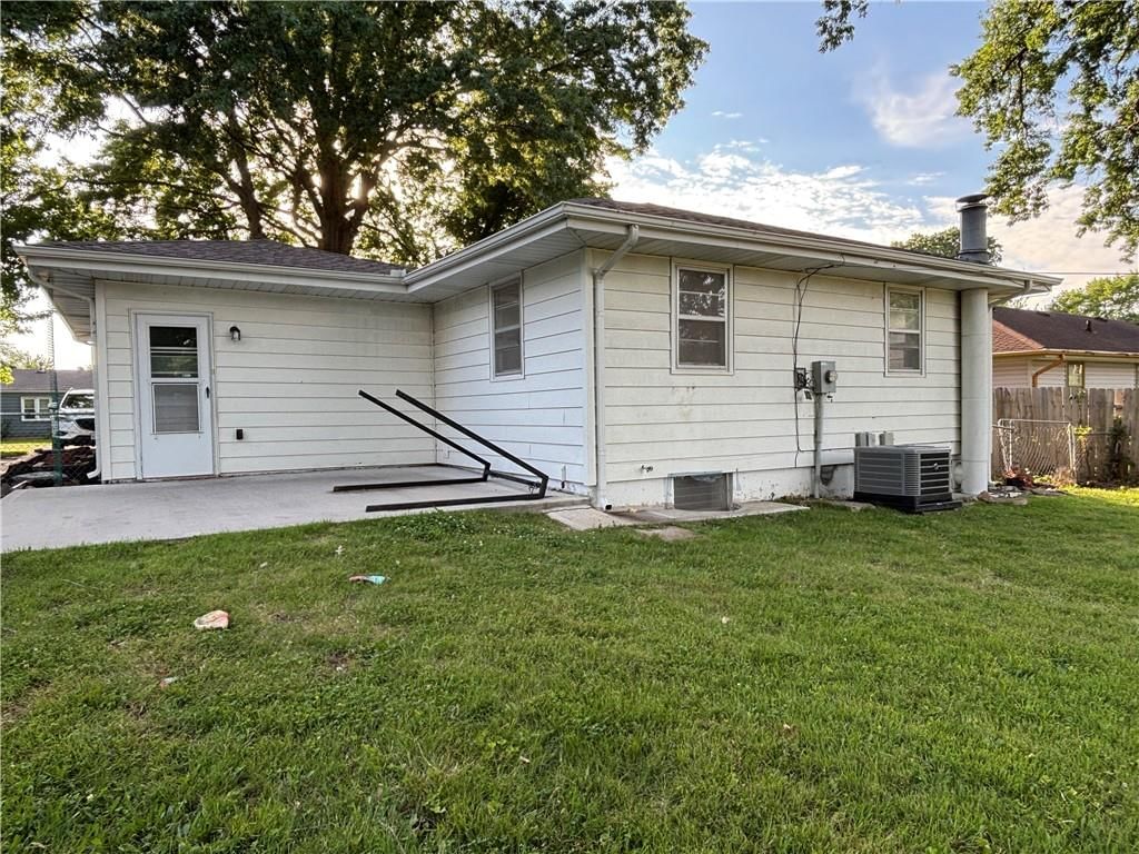 3011 S Claremont Avenue — photo 24