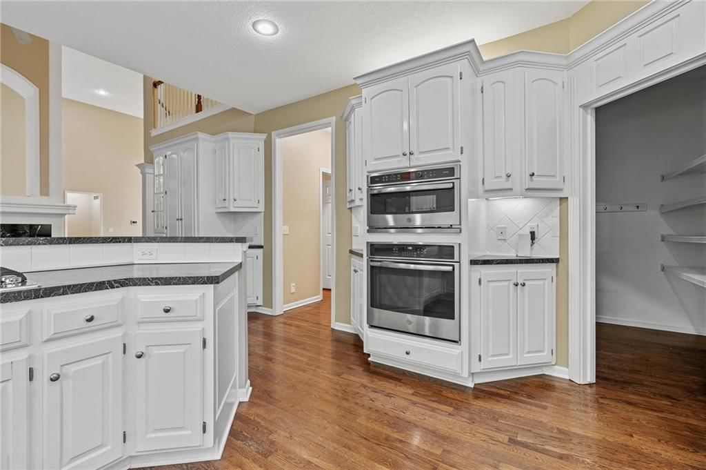 512 NW Highcliffe Drive — photo 13