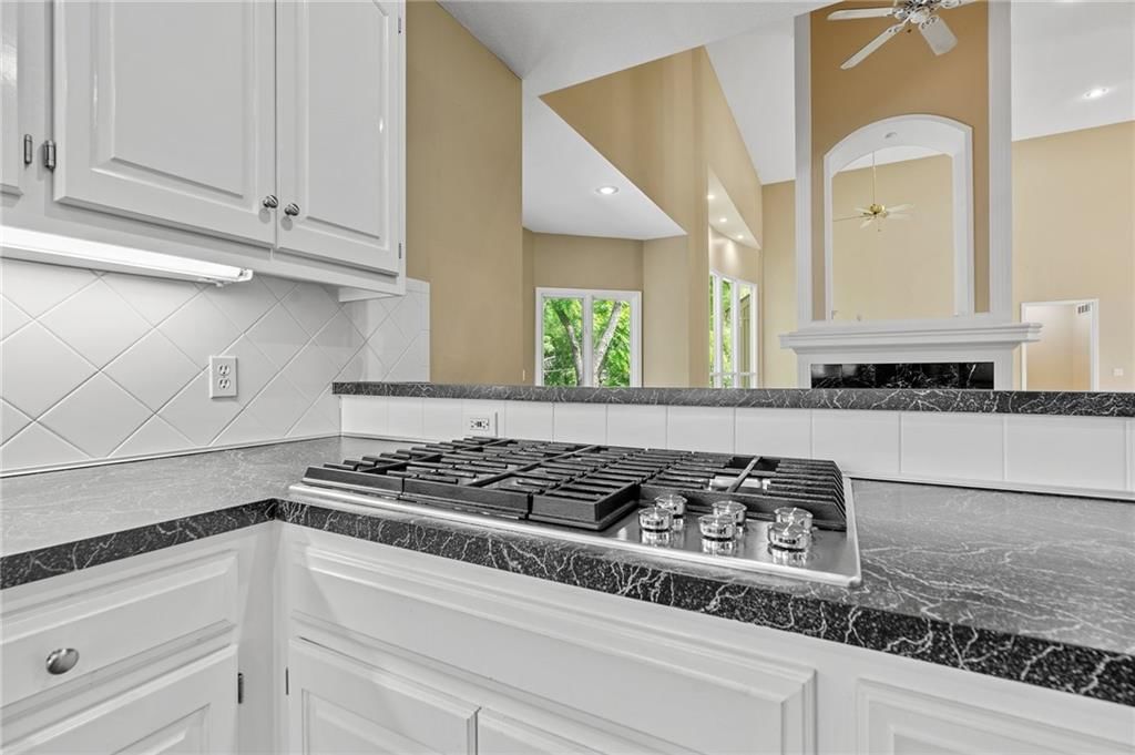 512 NW Highcliffe Drive — photo 15