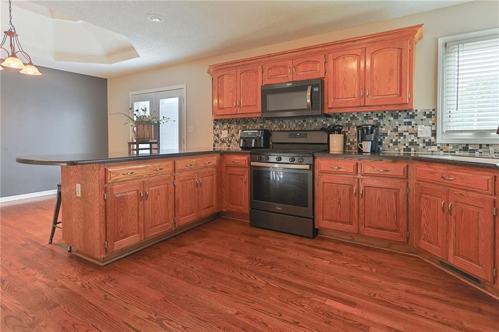 10908 N Farley Avenue — photo 8