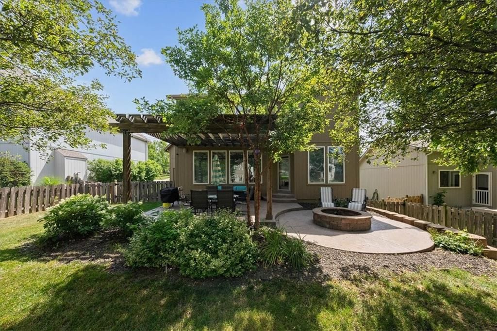 10958 S Langley Street — photo 35