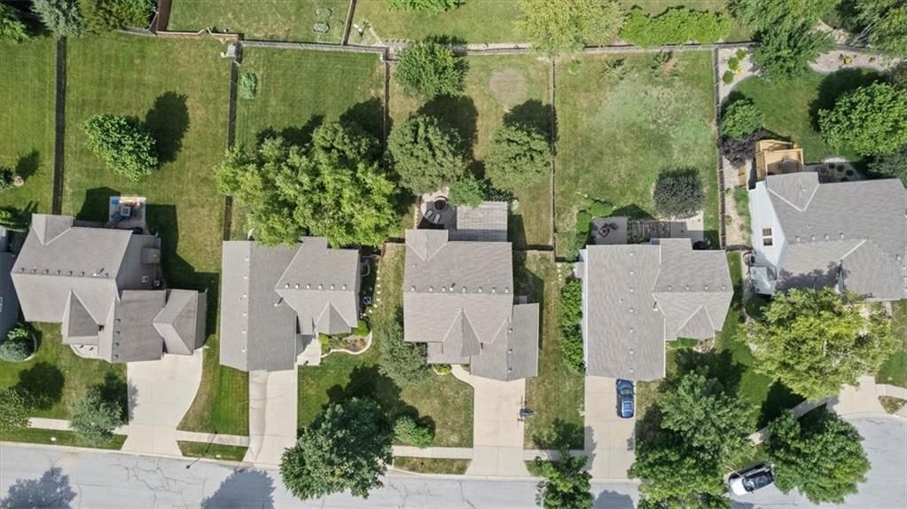 10958 S Langley Street — photo 38