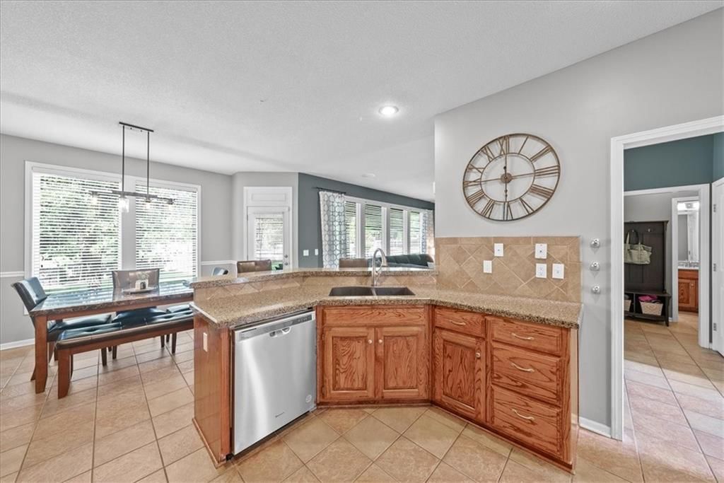 10958 S Langley Street — photo 8
