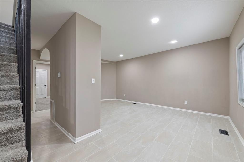 605 Oak Street — photo 11