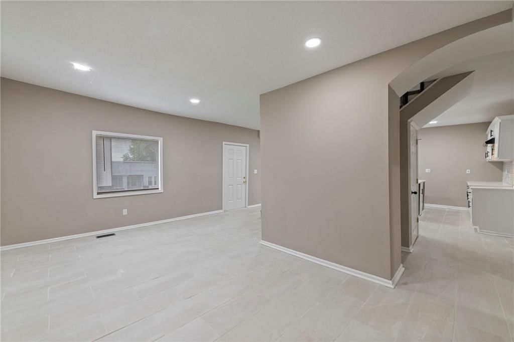 605 Oak Street — photo 12