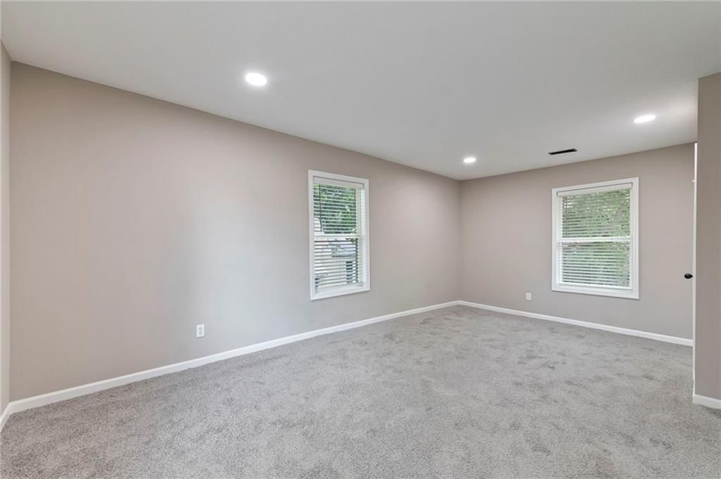 605 Oak Street — photo 15