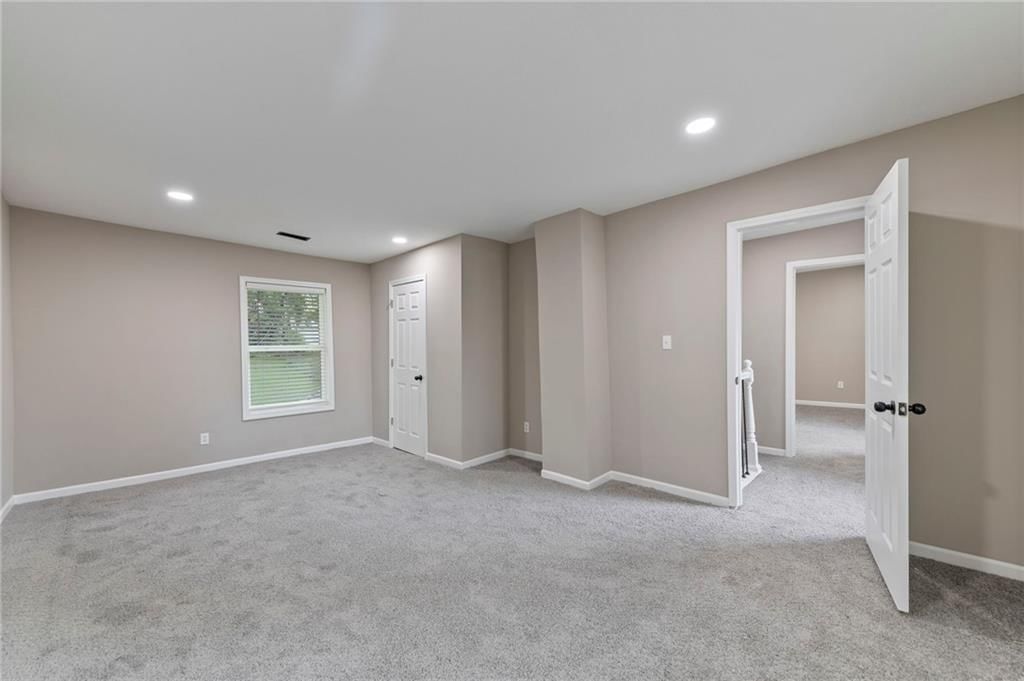 605 Oak Street — photo 16
