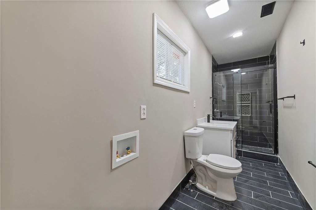 605 Oak Street — photo 18