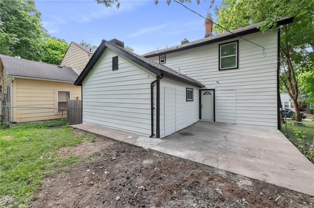 605 Oak Street — photo 25