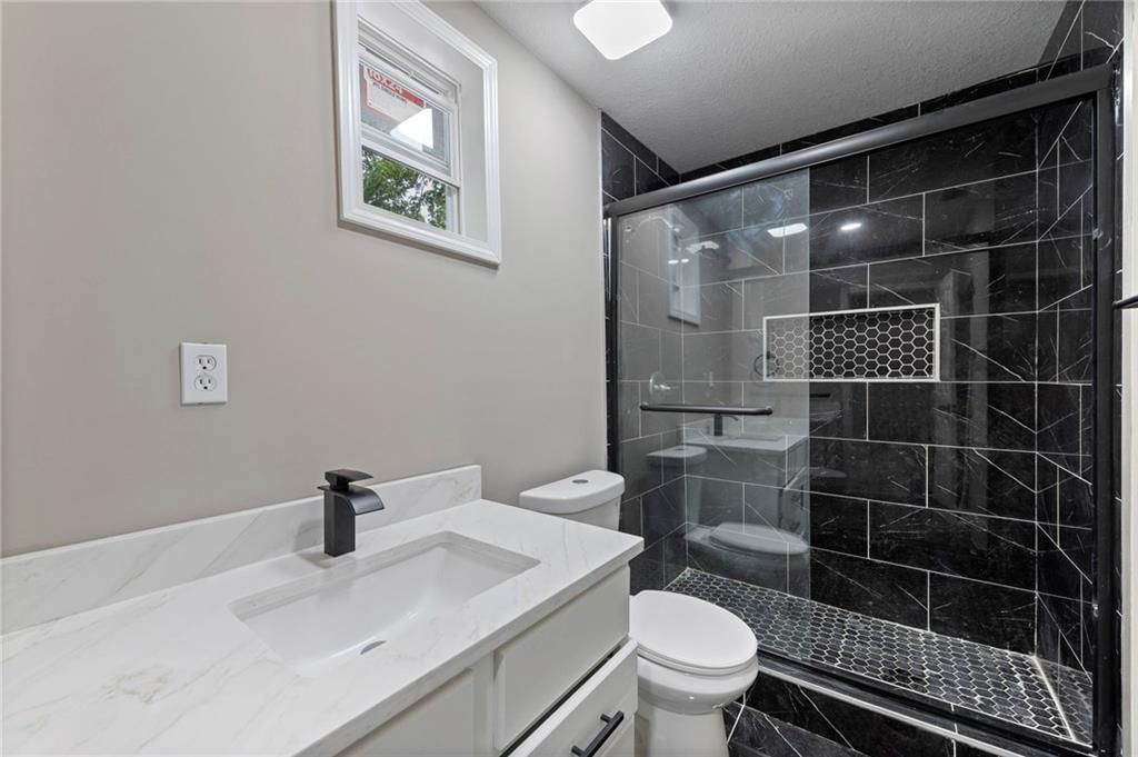 605 Oak Street — photo 9