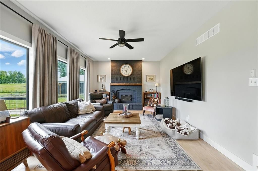 15376 Loring Road — photo 8