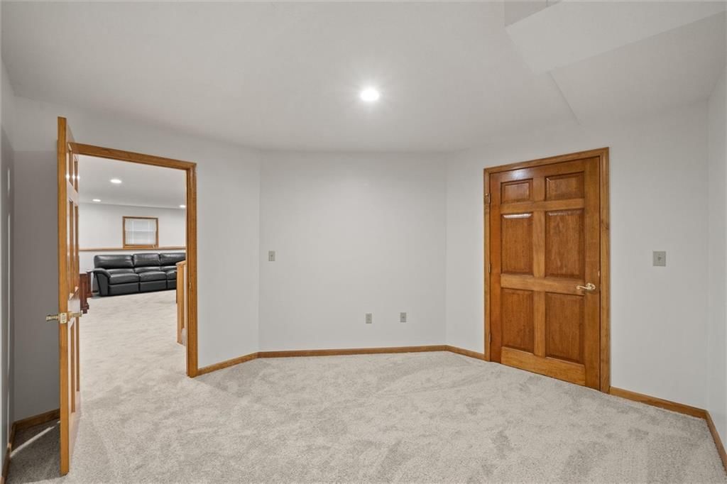 9805 W 121st Terrace — photo 32