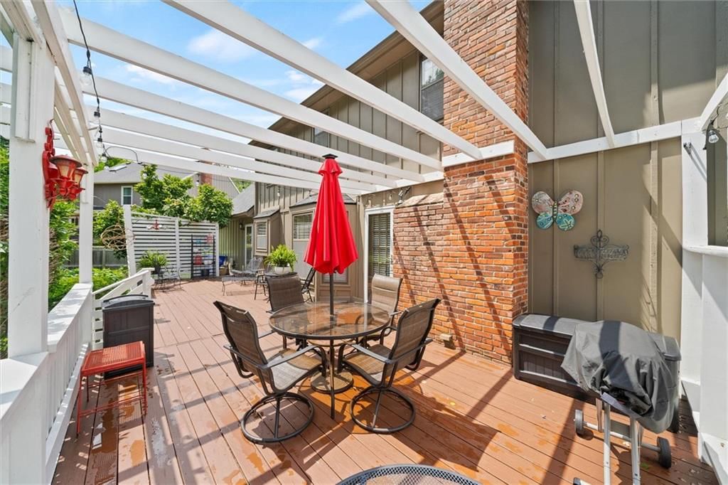 9805 W 121st Terrace — photo 36