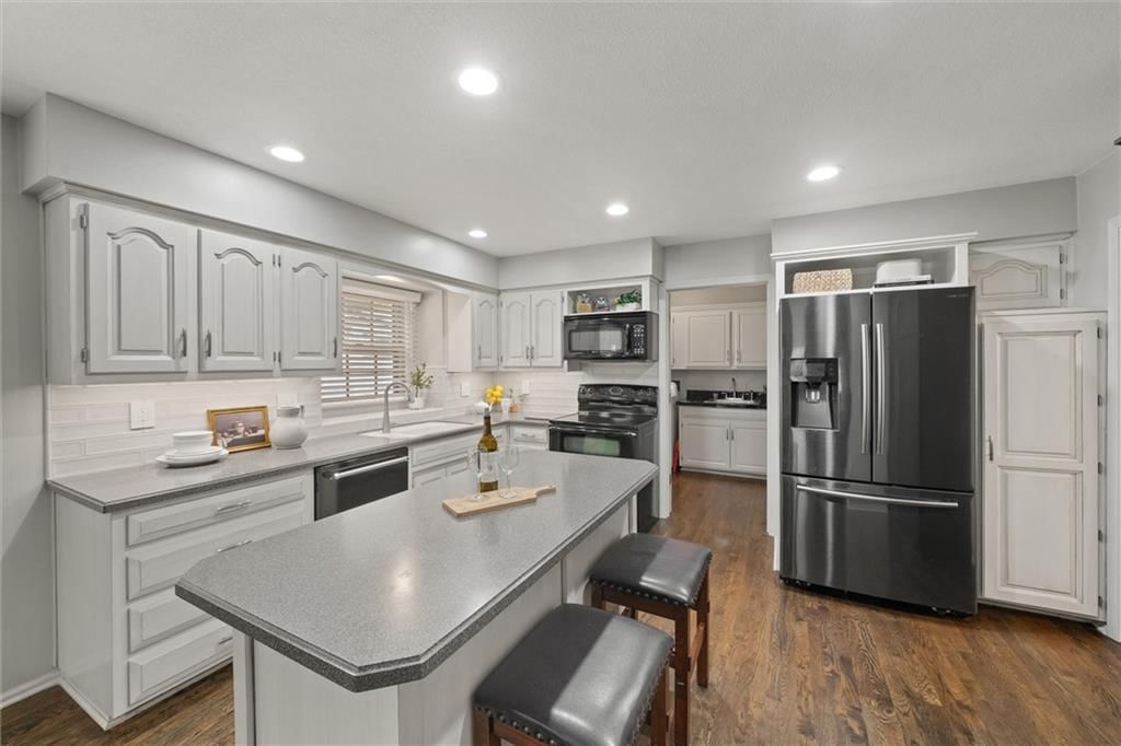 9805 W 121st Terrace — photo 9