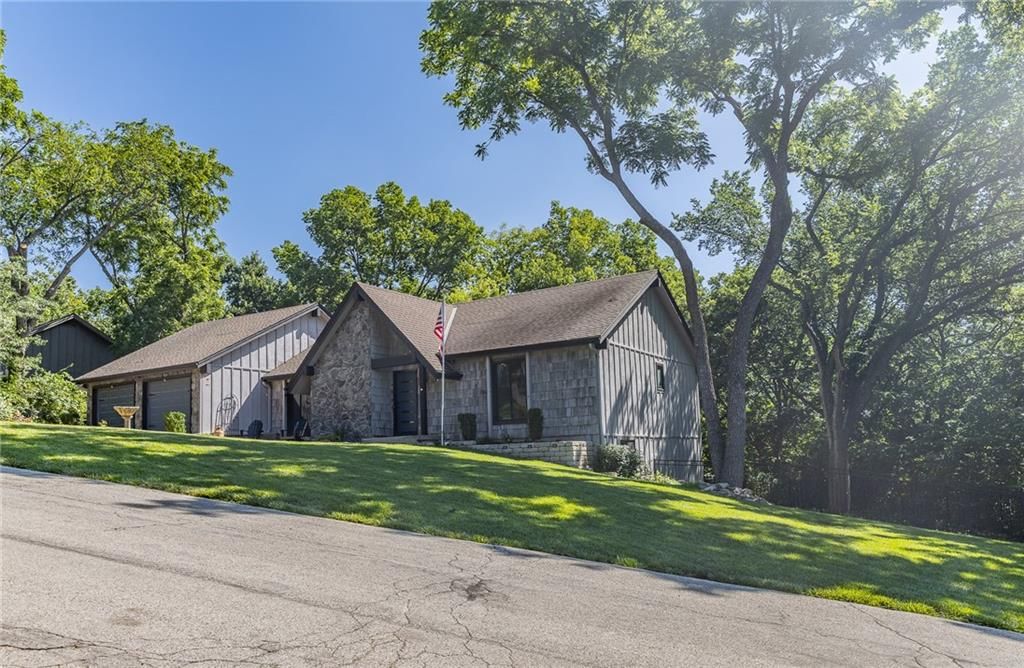 8605 Deer Run Street — photo 3