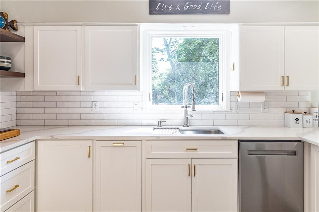 8605 Deer Run Street — photo 10