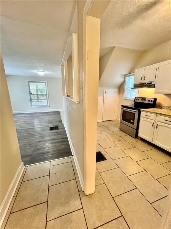 551 S Brookside Avenue — photo 4
