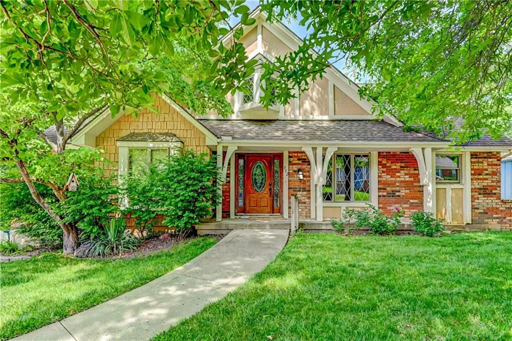 512 E Clayview Drive — photo 2