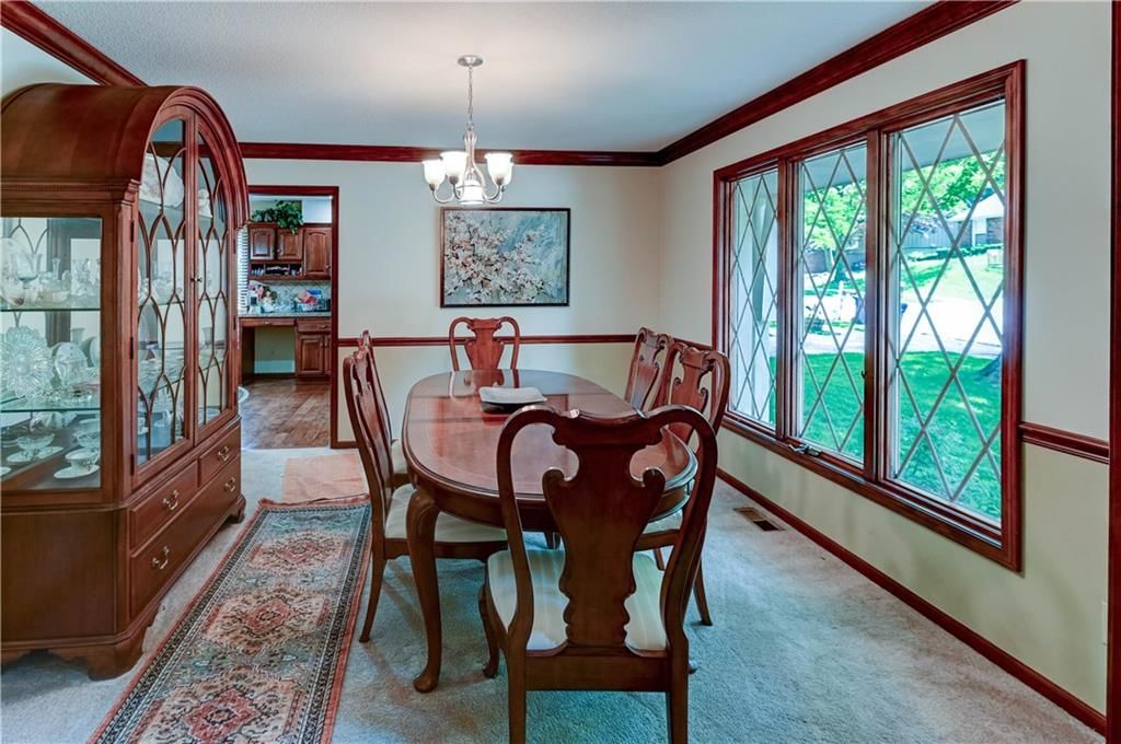 512 E Clayview Drive — photo 12