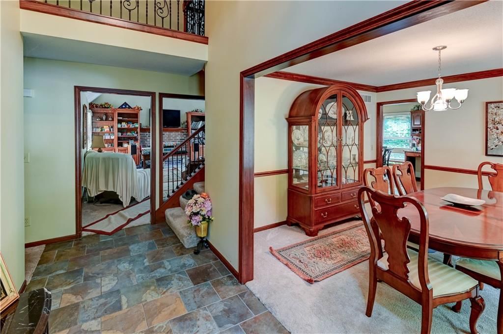 512 E Clayview Drive — photo 14