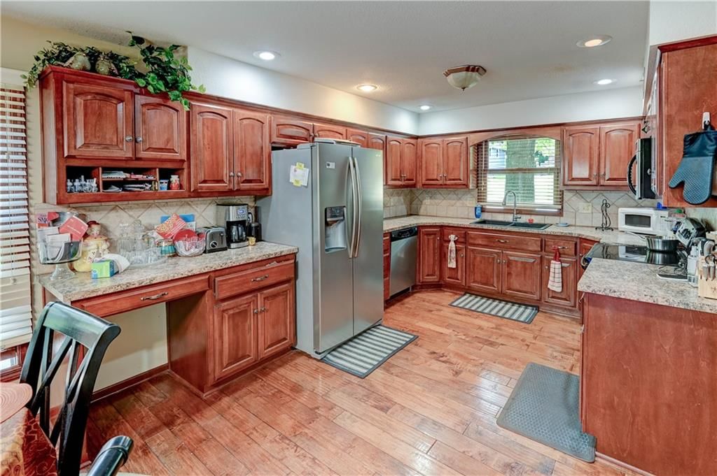 512 E Clayview Drive — photo 18