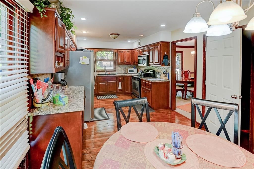 512 E Clayview Drive — photo 19