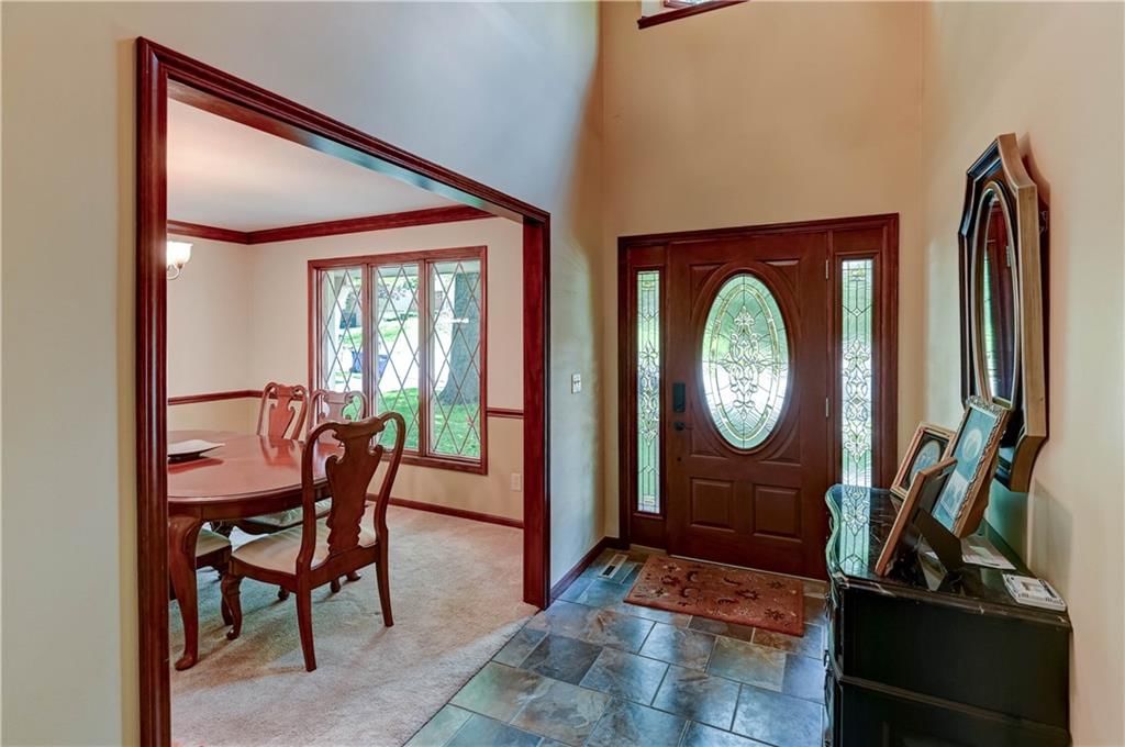 512 E Clayview Drive — photo 3