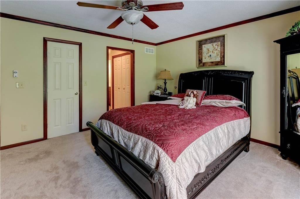 512 E Clayview Drive — photo 24