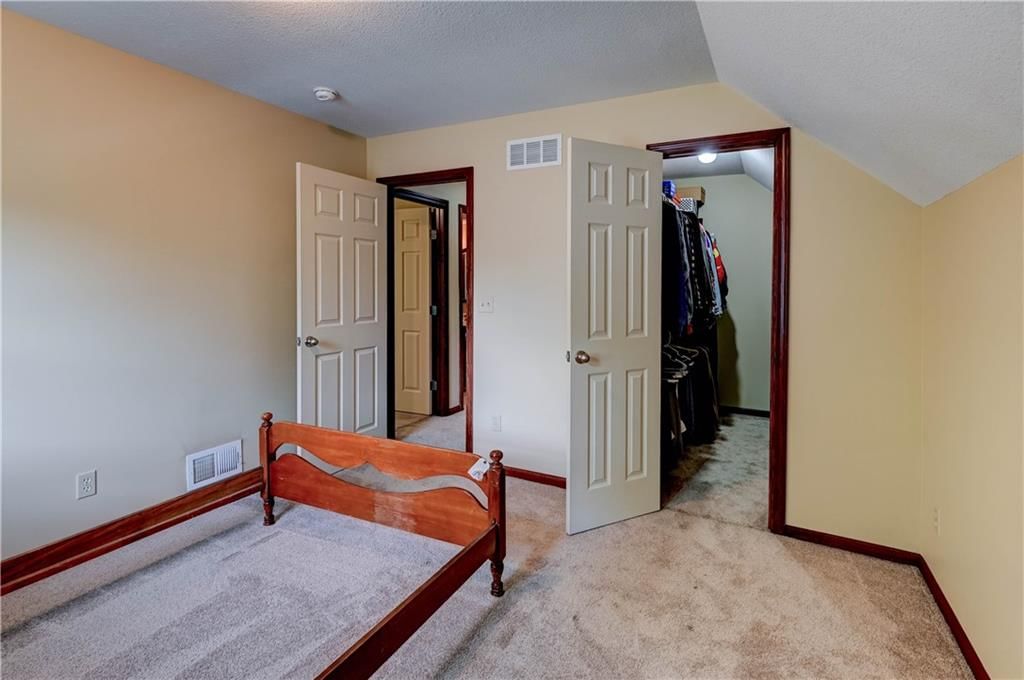 512 E Clayview Drive — photo 27